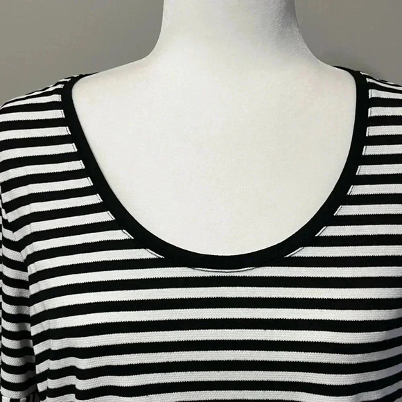 Isaac Mizrahi Shirt Sleeve Striped Scoop Neck Knit Top - Picture 3 of 11